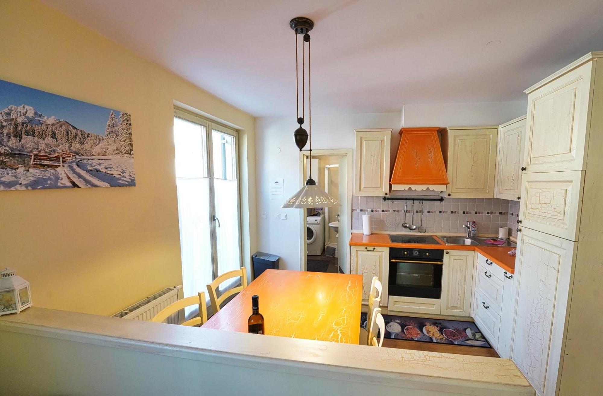 Apartment Mojstrovka With Terrace In City Center Kranjska Gora Esterno foto