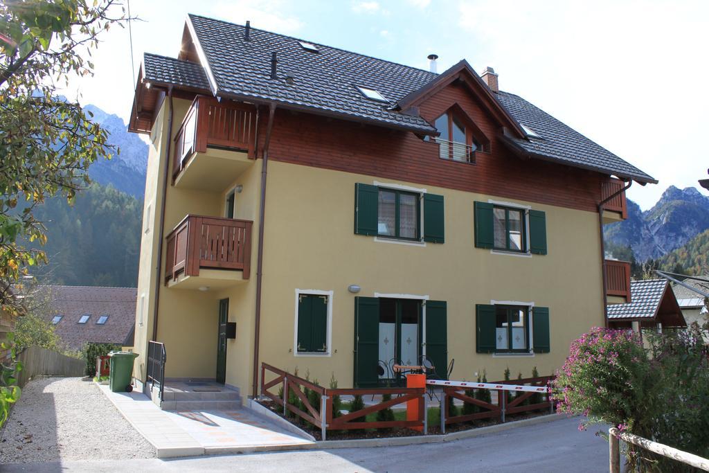 Apartment Mojstrovka With Terrace In City Center Kranjska Gora Camera foto